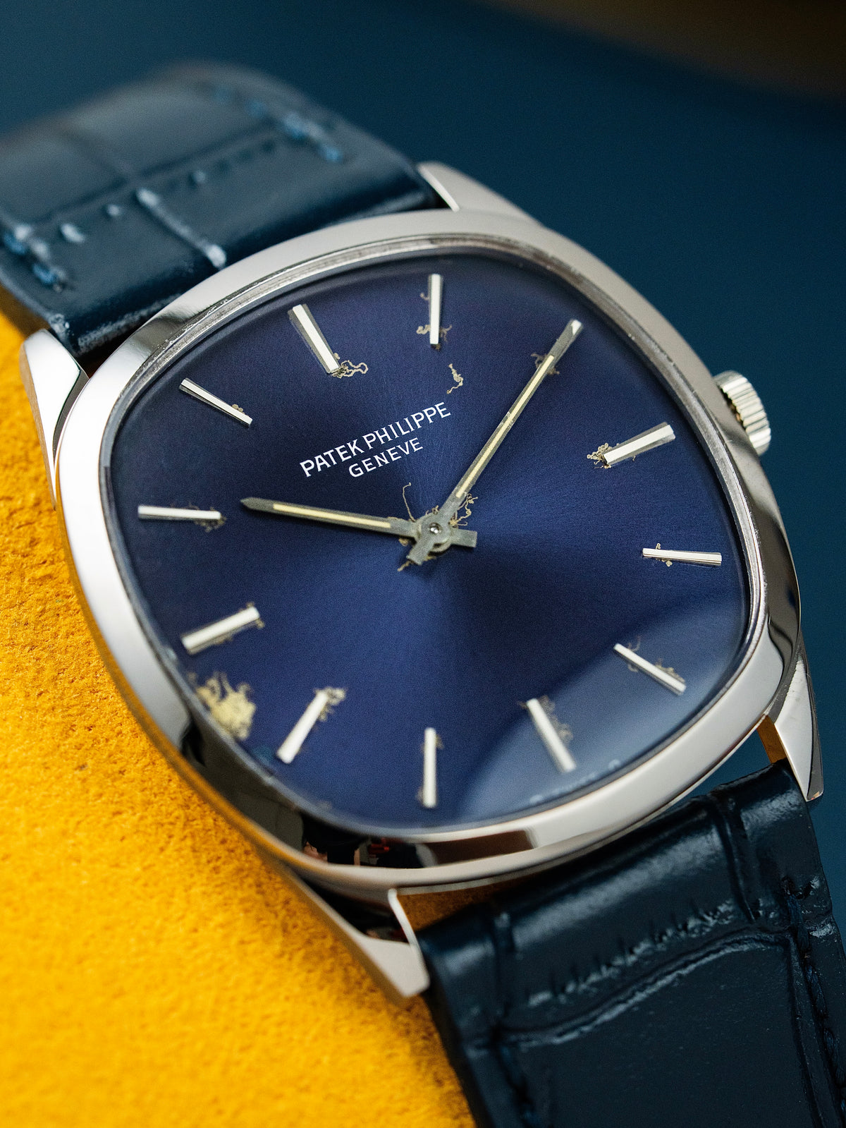 Patek Philippe Golden Ellipse 33mm - Ref. 3544G